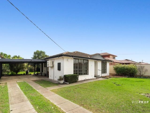 Modern Renovated Home in Kings Park
