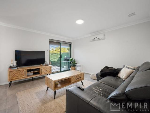 Modern, Renovated Villa in a Prime Palmyra Location