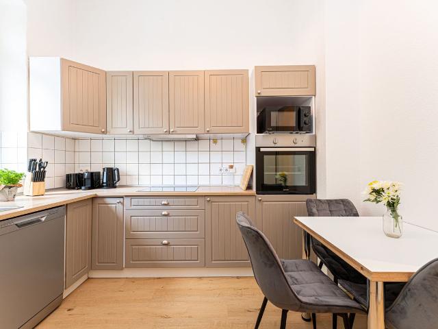 Modern Renovated 2 Room Apartment in Köpenick – Ideal for Tesla Employees, Berlin Amsterdam Apartments for Rent
