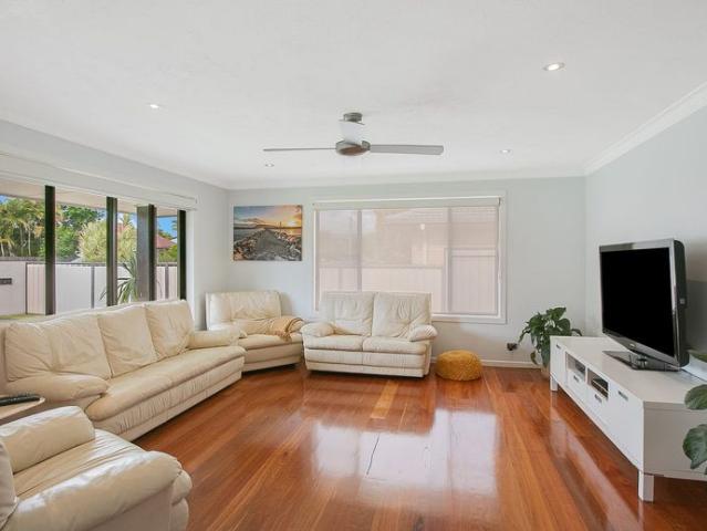 Modern Renovation, Large Shed!