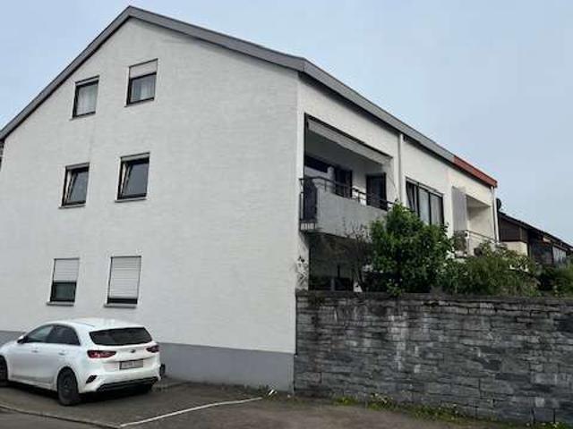 Modern, renoviert, hell & großzügig 4 Zi. Wohnung in Nürtingen