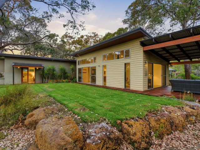 Modern Residence in Tranquil Bushland Setting