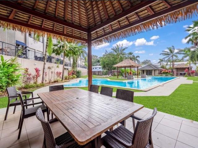 MODERN RESORT STYLE LIVING