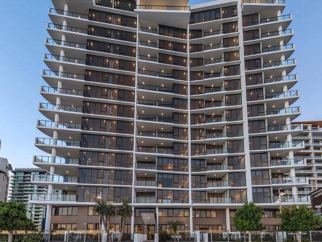 Modern Riverside Living with City Views in the Heart of Hamilton