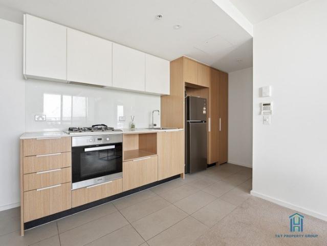 Modern Riverside Living in the Heart of Docklands