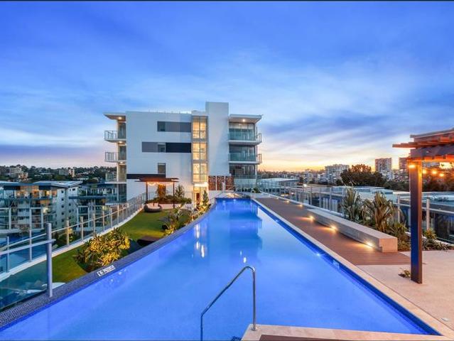 Modern Riverside Living in the Heart of West End