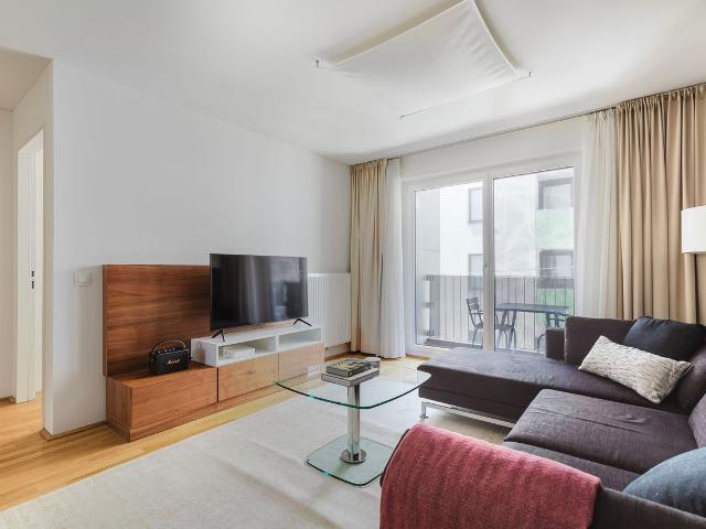 Modern Rudolfsheim Fünfhaus 1BR w/ Elevator, Vienna Amsterdam Apartments for Rent