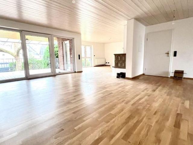 Modern, Ruhig und Ländlich 3,5 Zimmer Erdgeschoss Wohnung mit großem Balkon