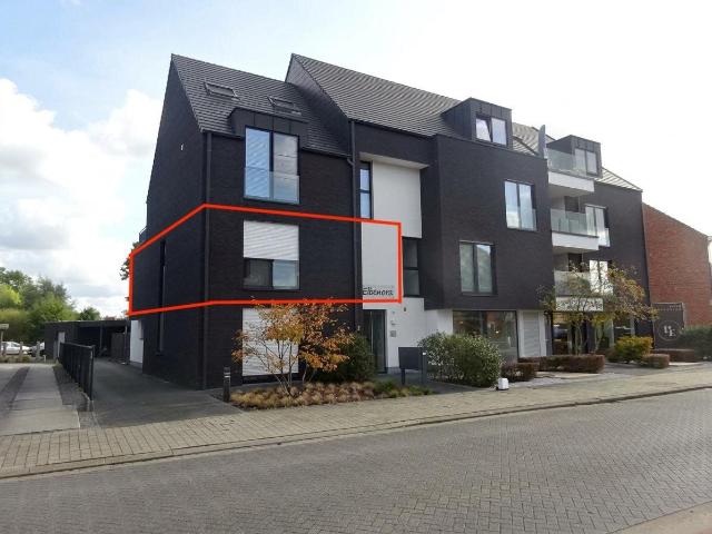 Modern, ruim en energiezuinig app. met terras in St J Olen