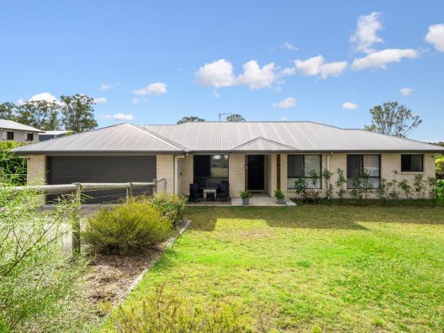 Modern Rural Perfection: Ultimate Comfort Meets Sleek Design