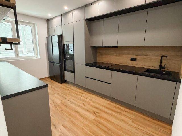 Modern wohnen – frisch renovierte 4 Zimmer Wohnung mit heller Loggia in Wels