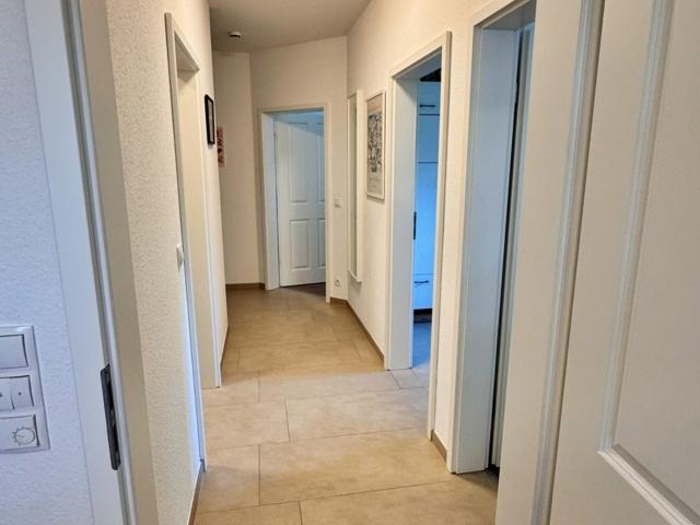 Modern wohnen in Bösel – Attraktive 3 Zimmer Oberwohnung mit Balkon, Einbauküche & Stellplatz
