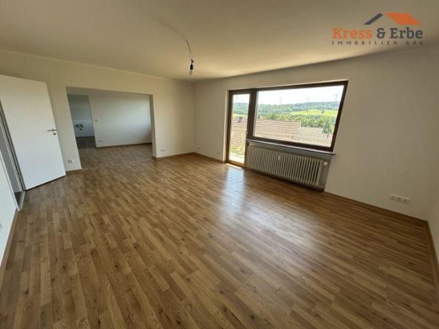Modern wohnen in Flieden Rückers – 3 Zimmer, Balkon, Garten & Stellplatz