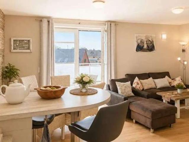 Modern wohnen in Holm – attraktive 2 Zimmer Wohnung mit großem Balkon & Carport