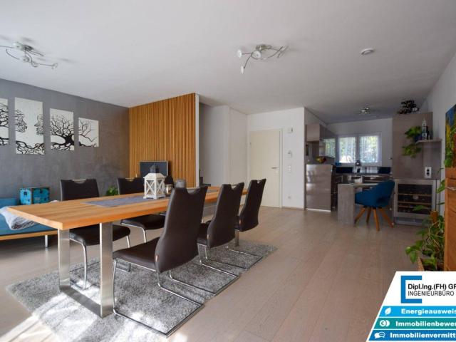 Modern wohnen in Straßham – Doppelhaushälfte privater Garten