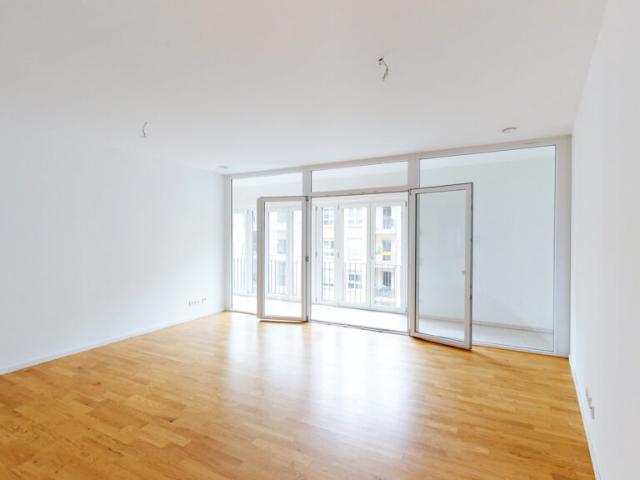 Modern Wohnen in Sachsenhausen! 4 Zimmer Wohnung mit EBK und Balkon