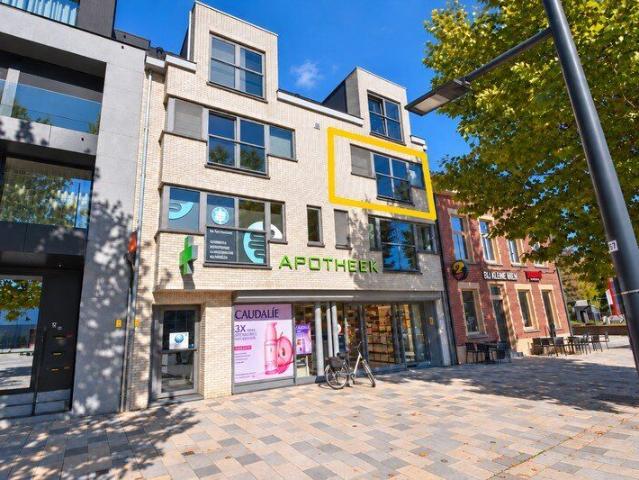 Modern wonen aan het Marktplein met terras!