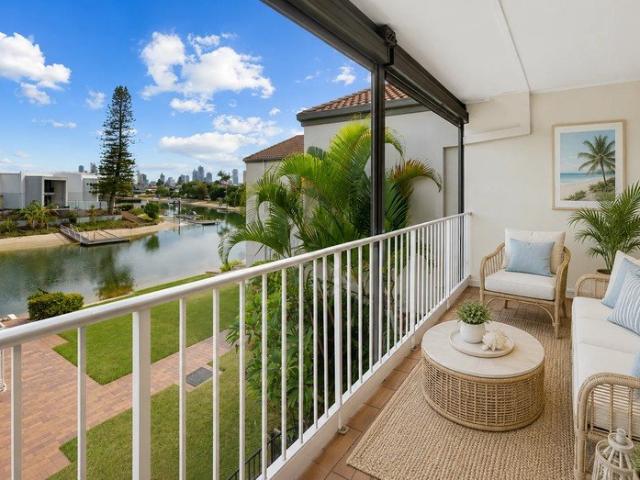 Modern Waterfront Living in Broadbeach Waters Unfurnished