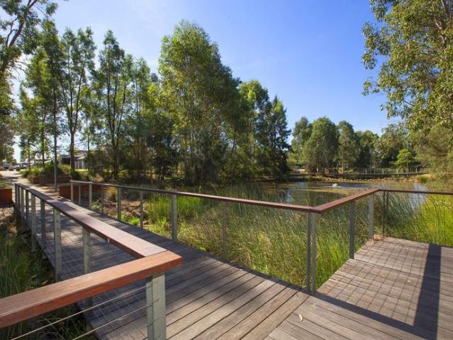 MODERN WATERSIDE LIVING!
