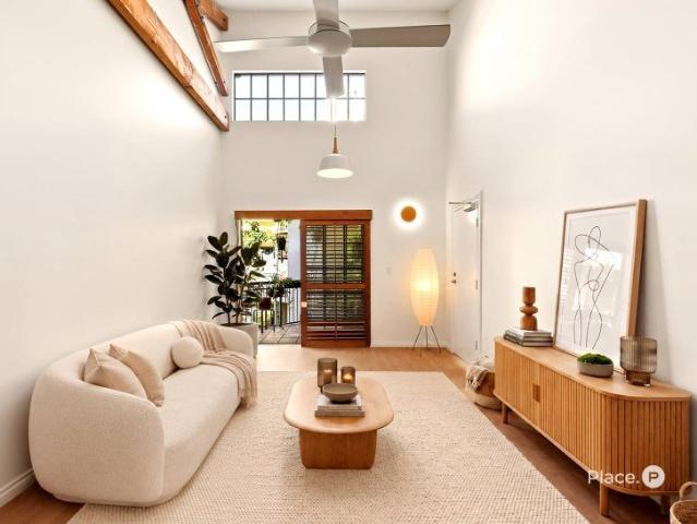 Modern Warehouse Loft Living Moments to the River and New Farm Park