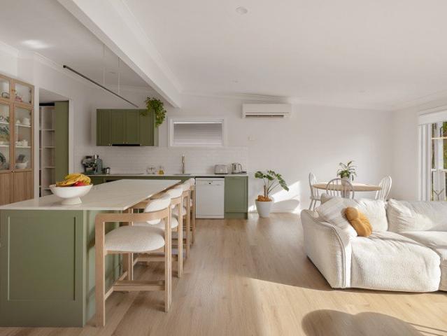 Modern Warmth in a Peaceful Family Setting