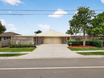 Modern well maintained Duplex BUY ONE OR BOTH ! separate titles $780,000 each 3 brm, ensuite, walk in robe, open plan lounge and dining, remote garage, internal laundry, covered entertainment