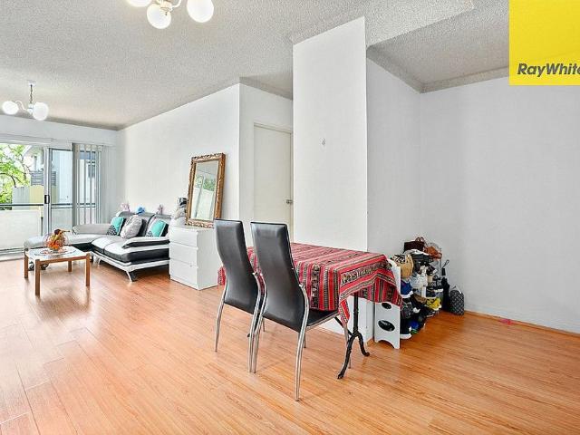 Modern & Well Maintained 2 Bedroom Unit in Prime Westmead Location