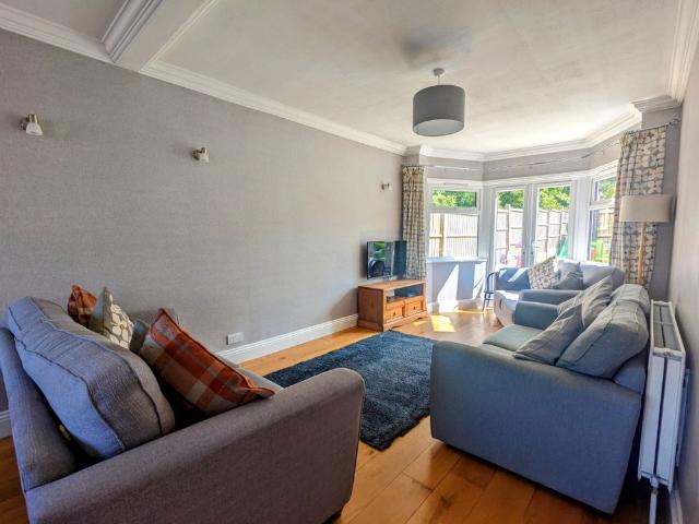 Modern Well Presented 3 Bed With Large Rooms, Garden & Garage for Rent in Birmingham