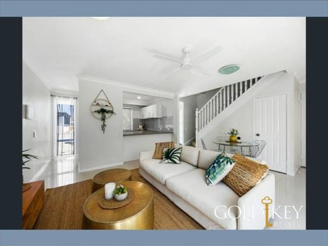 MODERN WITH DUCTED AIR and SOLAR POWER IN CENTRAL AND QUIET LOCATION