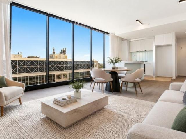 Modern with Stunning Views on the 16th Floor