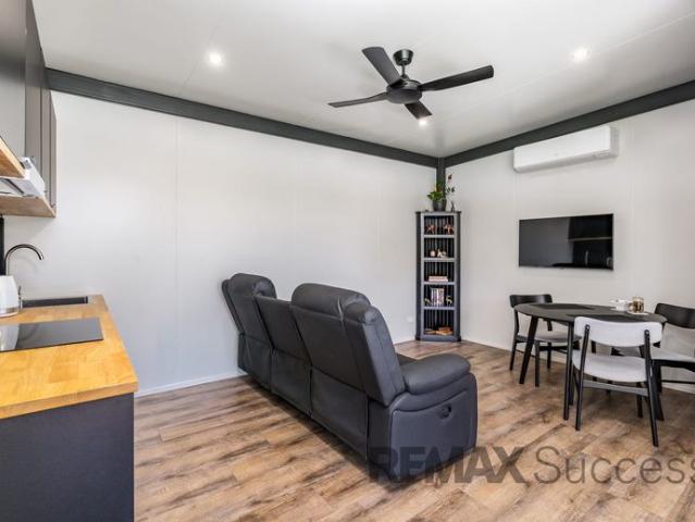 Modern Withcott Retreat with Bushland Outlook