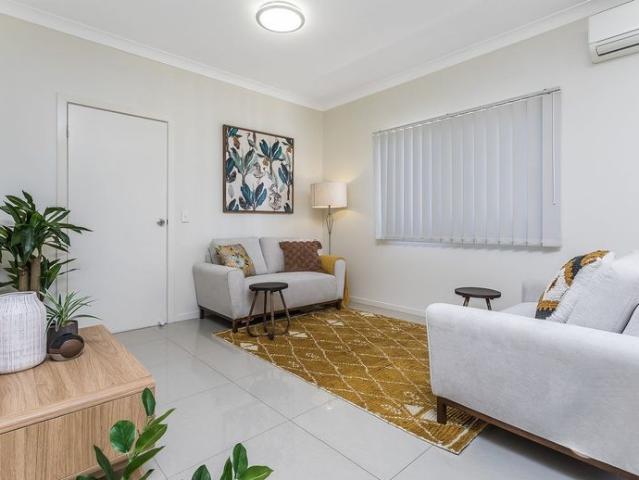 Modern town home in convenient location