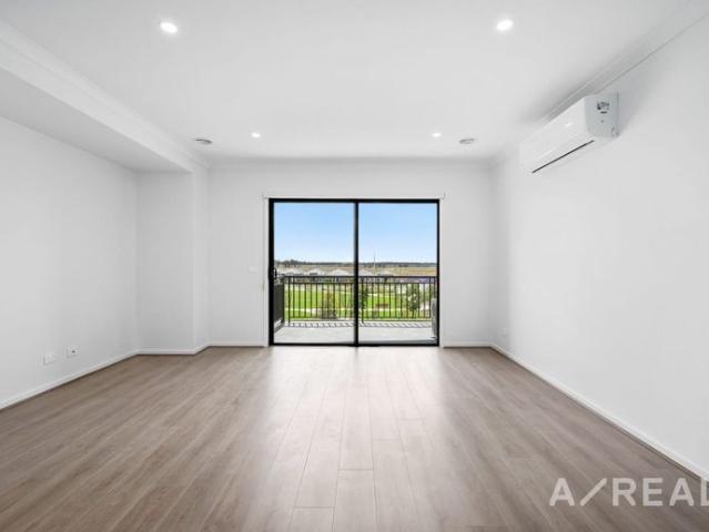 Modern town house in a great area of Wyndham Vale