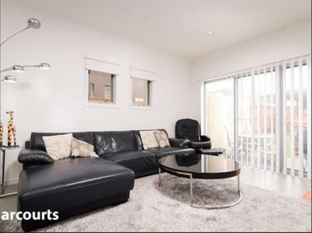 Modern Town House Living!