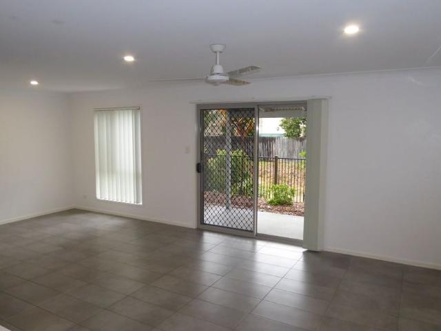 MODERN TOWN HOUSES AVAILABLE 01/10/2026