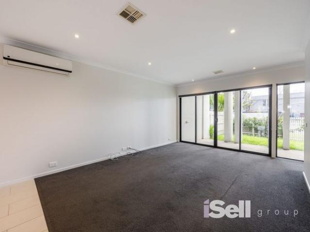 Modern Town Residence in a Convenient Springvale Location
