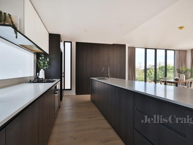 Modern Town Residence in the Heart of Bentleigh East