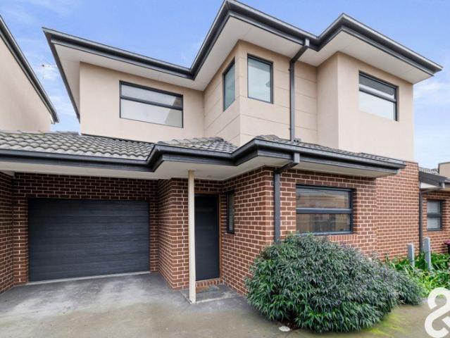 Modern Townhome For Lease