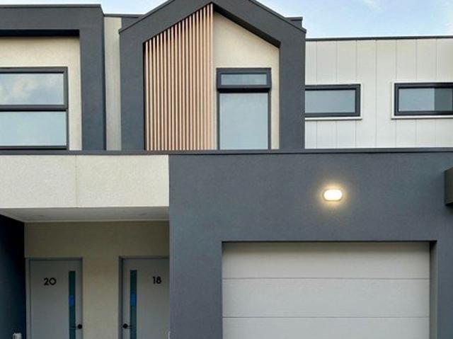 Modern Townhome in Great Location