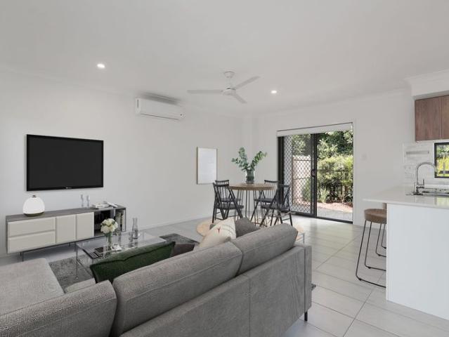 Modern Townhome in Prime Albany Creek Location