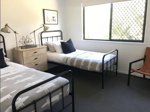 Modern Townhome in Prime Albany Creek Location