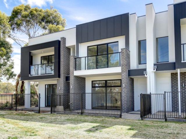 Modern Townhome with reserve frontage