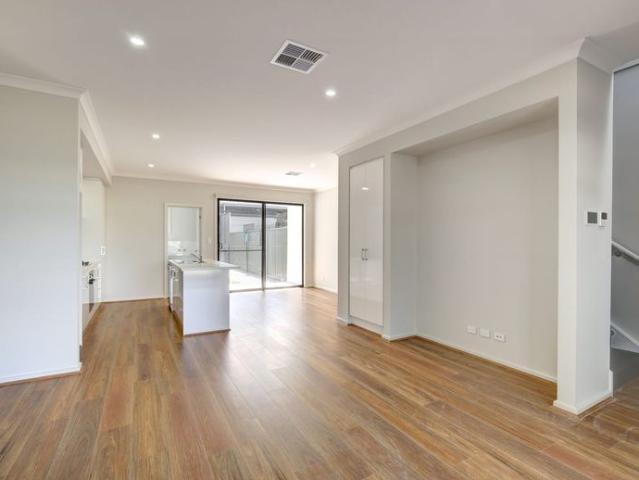 Modern Townhome with reserve frontage