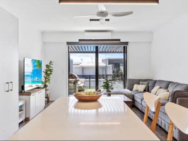 Modern Townhouse Nirimba Sunshine coast