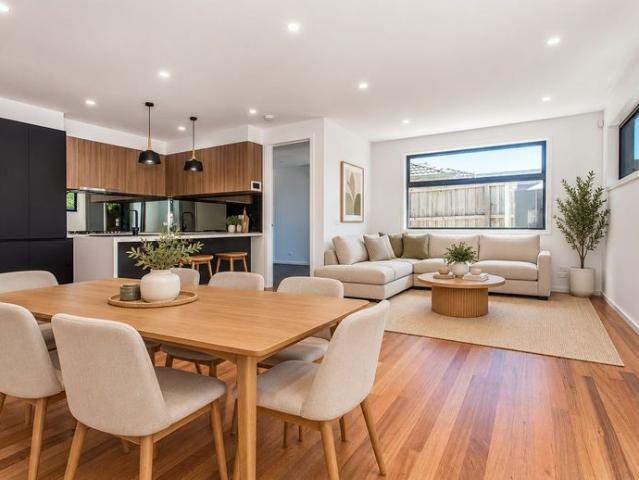Modern Townhouse Offering Space, Comfort & Privacy