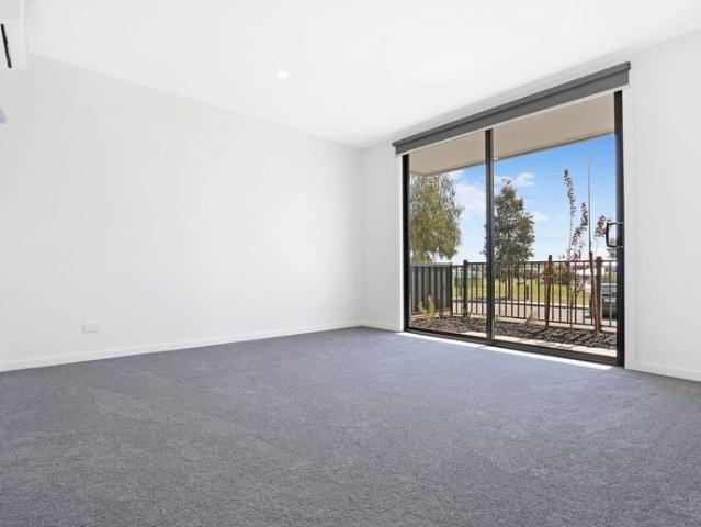 MODERN TOWNHOUSE AVAILABLE