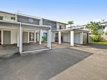MODERN TOWNHOUSE CLOSE TO TOWN
