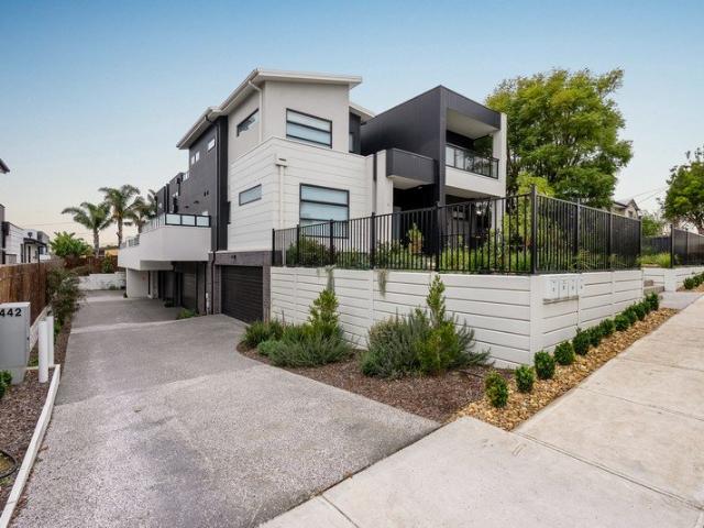 Modern Townhouse for Easy Living