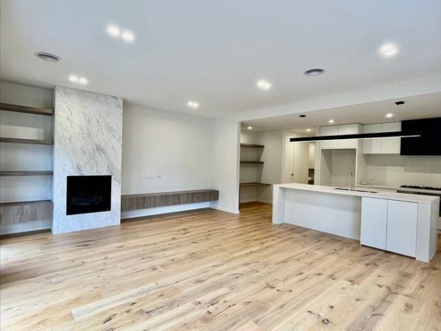 Modern Townhouse for Lease in Burwood East