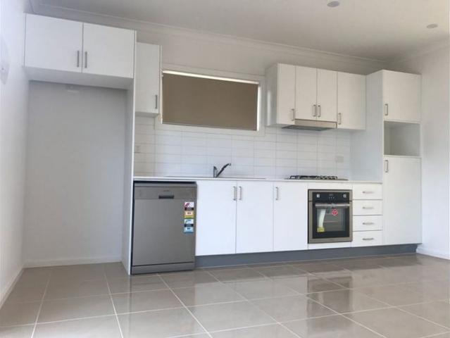 Modern Townhouse for Rent – Convenient Location & Easy Living!